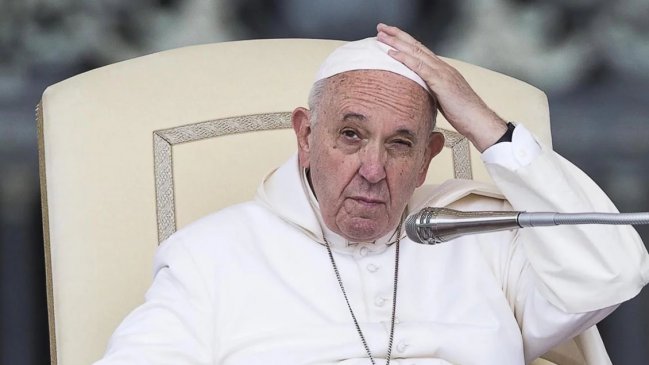 La accidentada mañana del papa Francisco: Se quedó atrapado en un ascensor