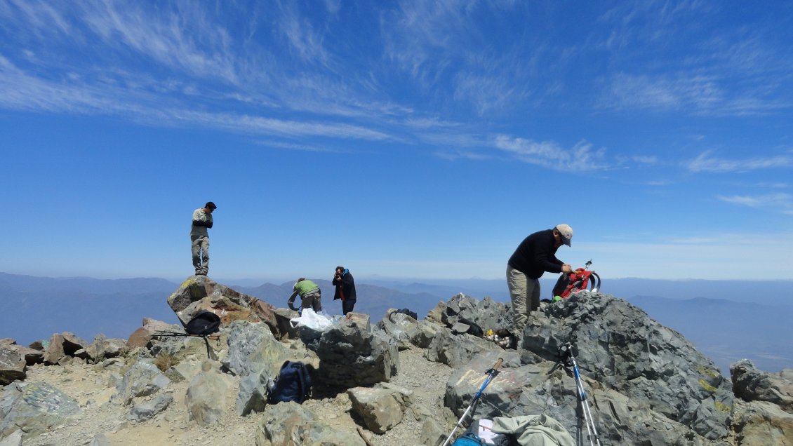 Conaf reabrió sendero que llega hasta la cima de cerro La Campana de Olmué