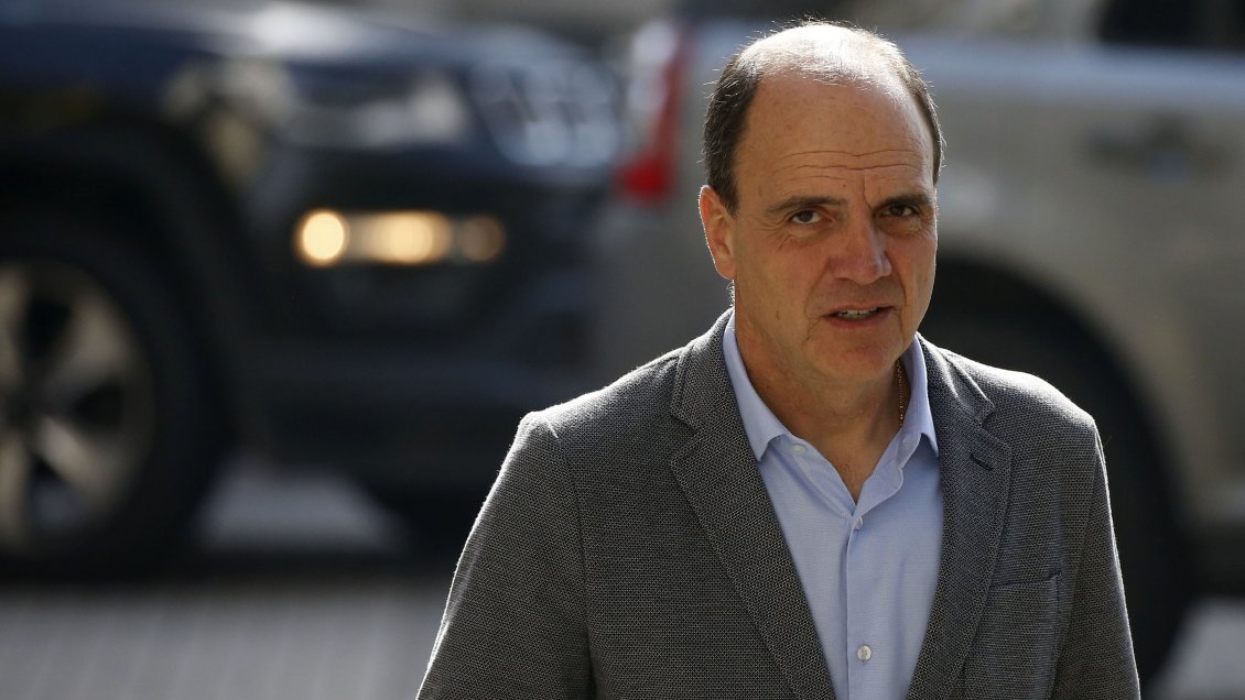 Ministro: Creímos que los campamentos iban disminuyendo y no era así