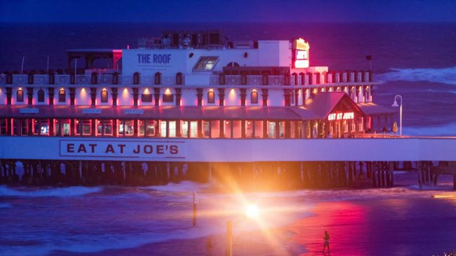 Cierran aeropuertos, puertos y servicios de trenes en Florida por Dorian