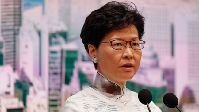 La jefa de gobierno de Hong Kong negó que vaya a renunciar