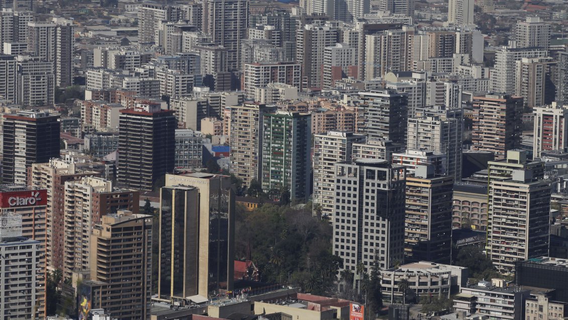 Estudio revela que chilenos atribuyen la mayor parte de su felicidad al hogar