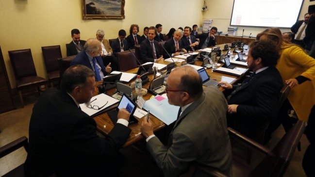 Gobierno: No estamos disponibles para 