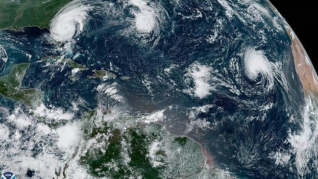 Dorian se debilitó a categoría 1 frente a la costa de EEUU