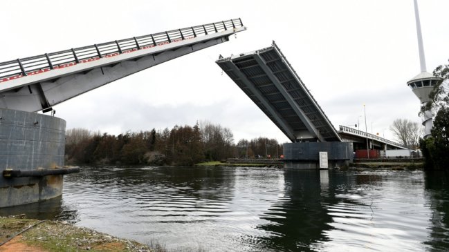 El puente Cau Cau volverá a elevar sus brazos este lunes