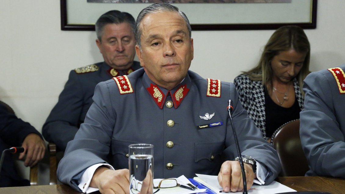 General (r) Oviedo reconoció que sus vacaciones fueron pagadas con fondos fiscales