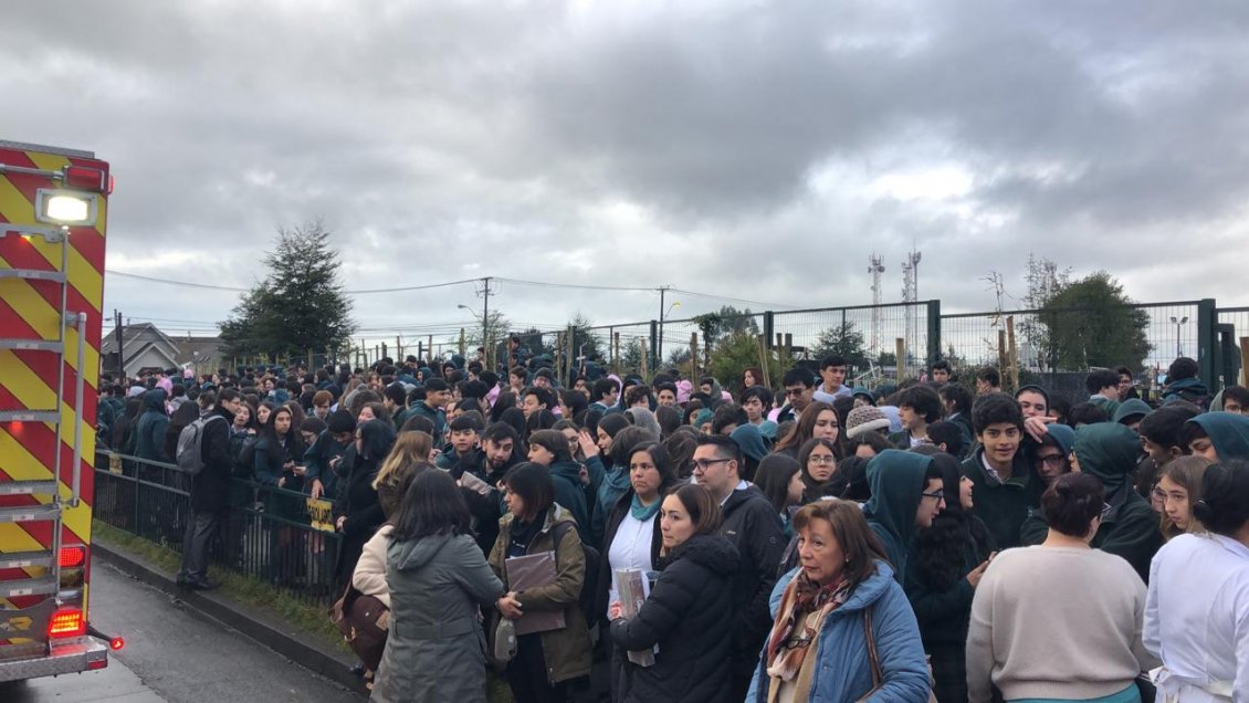 Detuvieron a estudiante acusado de iniciar incendio al interior de un colegio en Puerto Montt