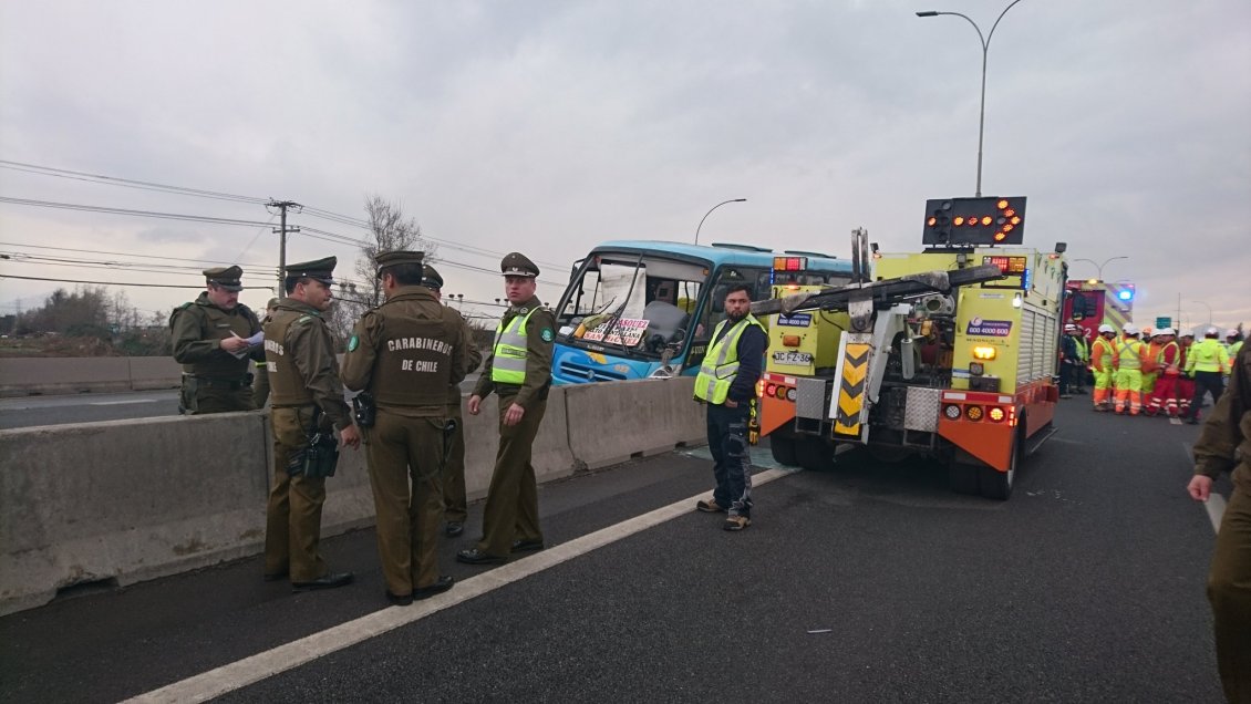 Dos muertos y más de 20 heridos por accidente de bus en San Bernardo