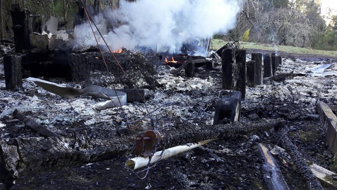 PDI investiga incendios en una sede vecinal y en la casa de un lonko en Contulmo