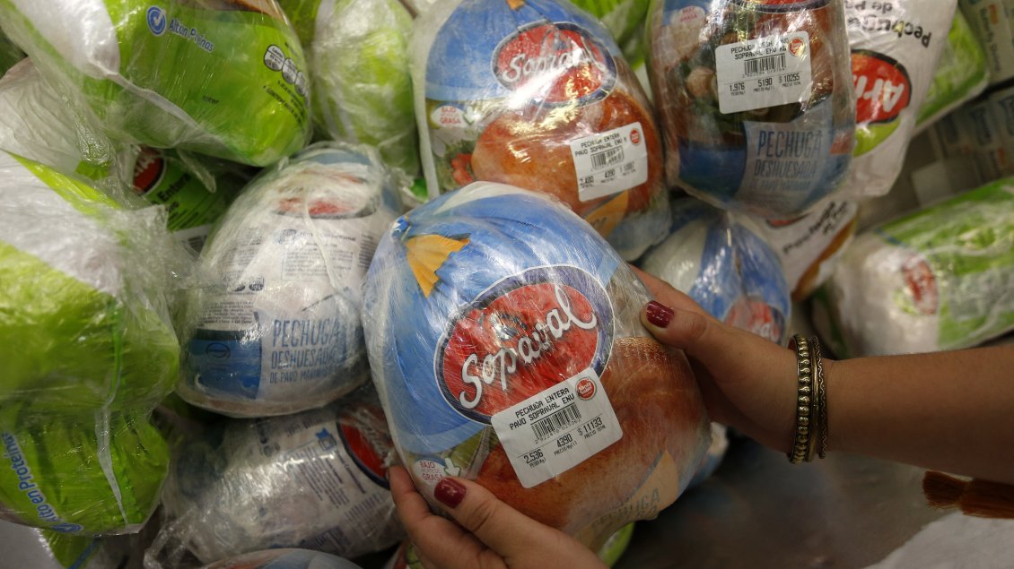 Perú prohibió el ingreso de productos avícolas de Chile tras foco de gripe aviar