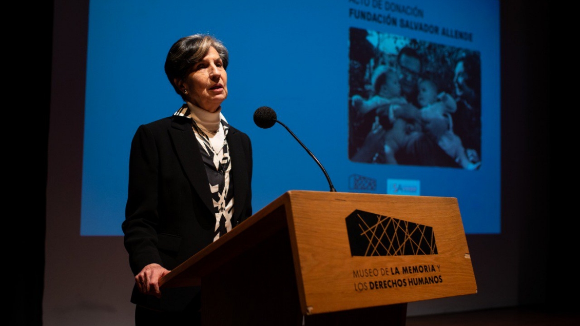 Fundación Salvador Allende donó al Museo de la Memoria carta de Hortensia Bussi