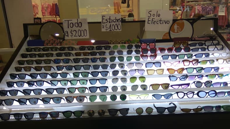 Cadena de lentes anunció el cierre de sus 98 tiendas en Chile
