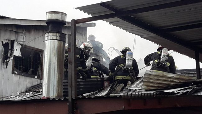 Tres familias resultaron damnificadas por un incendio en Chillán