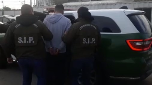 Conductor fue detenido ebrio y con un combinado con hielo en el portavasos