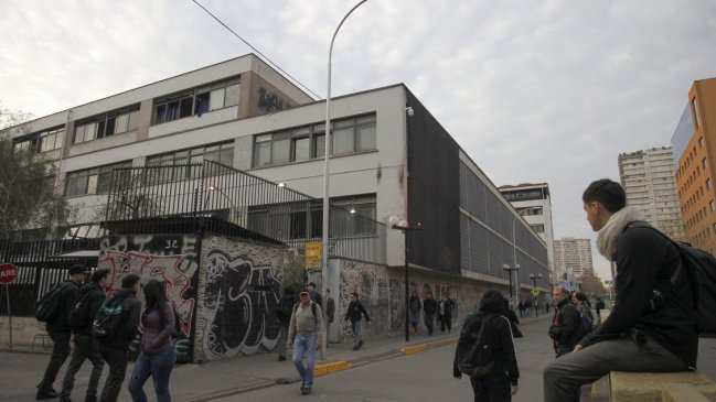 Nuevos incidentes con encapuchados en cercanías del Instituto Nacional