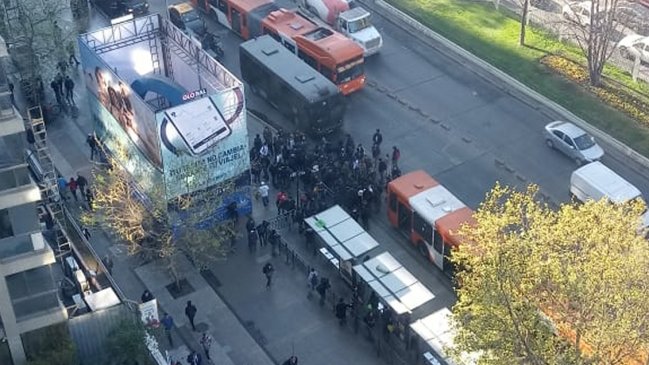 Estudiante del Instituto Nacional fue atropellado por bus del Transantiago