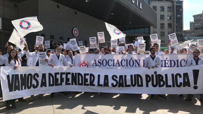 Funcionarios de la ex Posta Central advierten falta de recursos e insumos para Fiestas Patrias