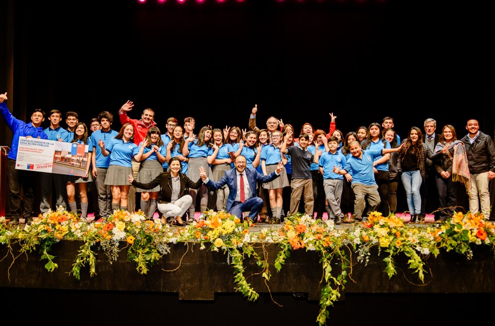 Diez escuelas de Ñuble reciben inversión millonaria para infraestructura y mobiliario