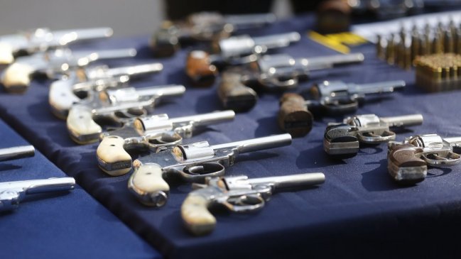 Diputados socialistas buscan prohibir la tenencia de armas