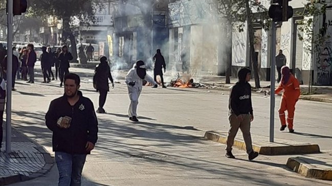 Se reportan incidentes en alrededores de liceos en Santiago