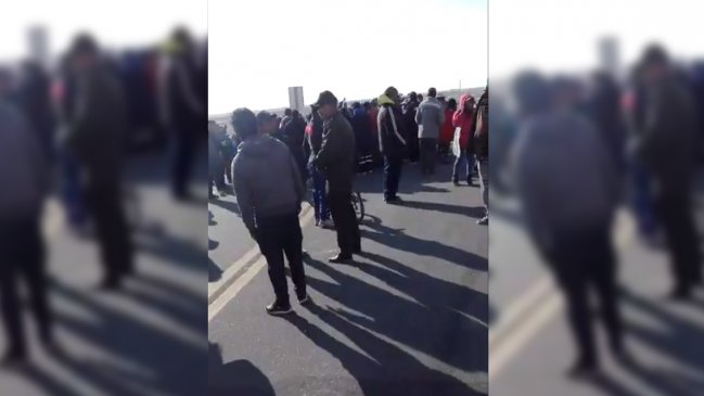 Cientos de turistas varados en Uyuni por bloqueos debido a conflicto político