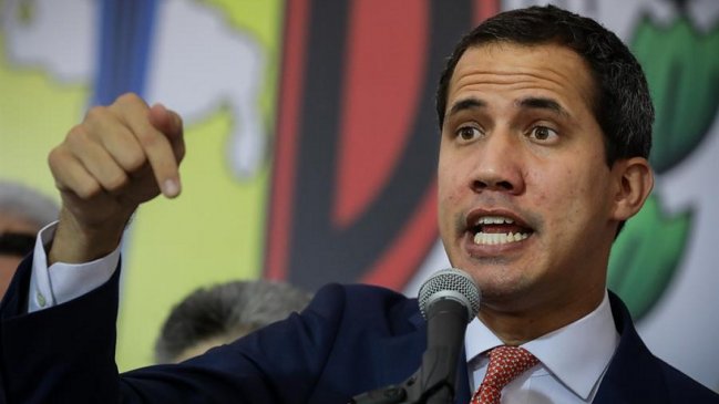 Fiscalía venezolana investigará a Guaidó por 