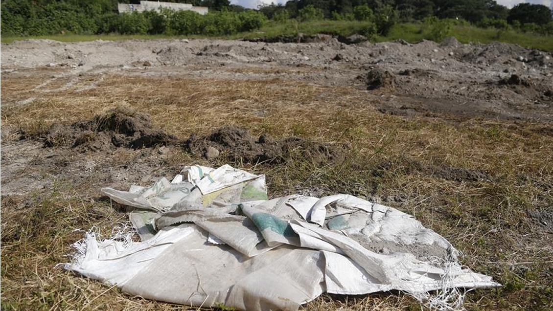 Hallazgo de fosa con 44 cadáveres agudiza crisis forense en México