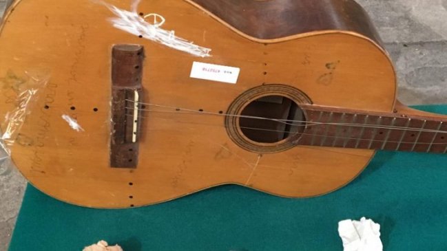 Dio la nota alta: Encuentran 300 dosis de droga al interior de una guitarra en Coronel