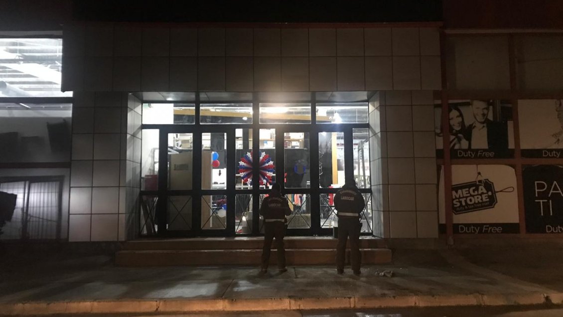 Robo afectó a tienda Mega Store en Punta Arenas