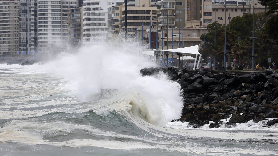 Armada alerta de marejadas entre Arica y Aysén desde este domingo