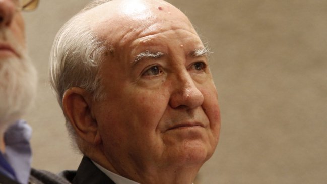 La defensa de Errázuriz a Bernardino Piñera: Fue un maravilloso sacerdote