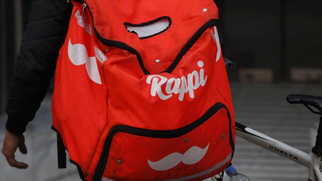 Senda y apps de delivery se comprometieron a evitar la venta de alcohol a menores