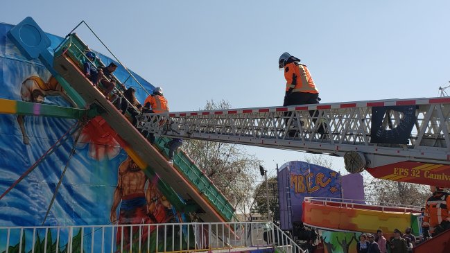 Prohíben funcionamiento de juego por falla: Dejó personas atrapadas en fonda de Rancagua