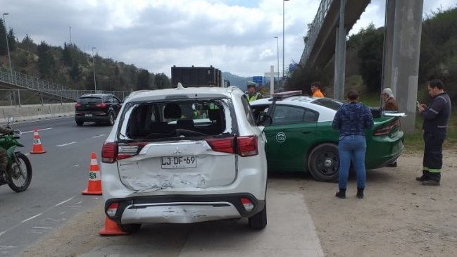 Patrulla de Carabineros fue impactada en medio control vehicular en Casablanca