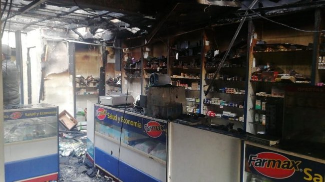 Incendio consumió una farmacia en Padre Las Casas