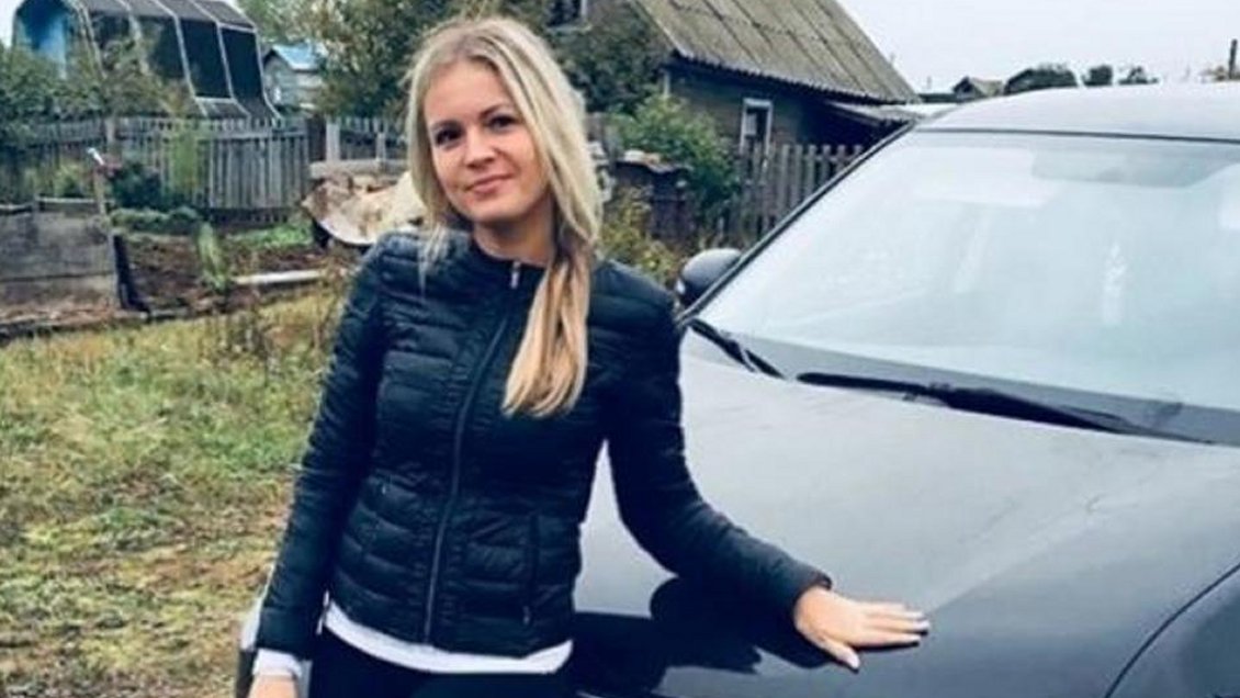 Joven falleció electrocutada mientras ocupaba su celular en la bañera