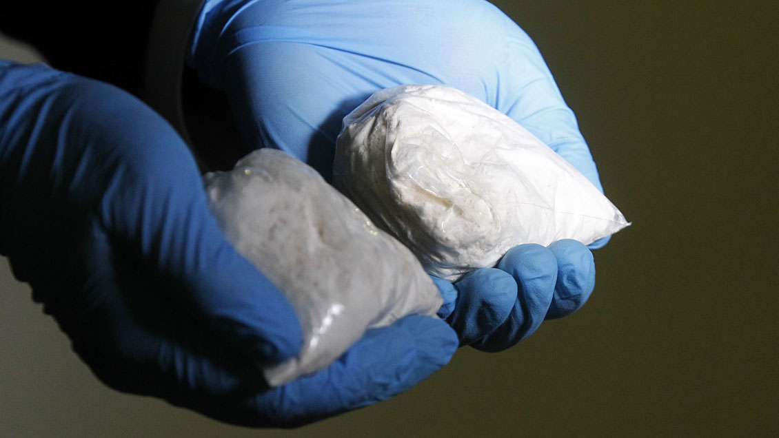 Hombre intentó volar Santiago-Hong Kong con cuatro kilos de cocaína pegados al cuerpo