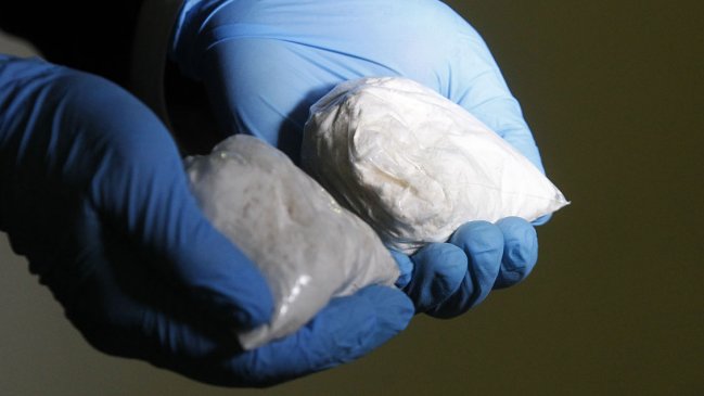 Hombre intentó volar Santiago-Hong Kong con cuatro kilos de cocaína pegados al cuerpo