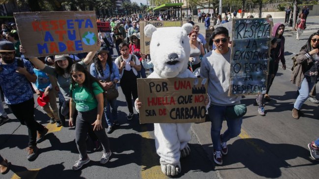 Convocan a nueva marcha contra el cambio climático en Santiago