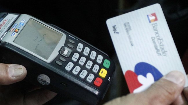Control vehicular permitió hallar 50 tarjetas bancarias y un dispositivo para clonar
