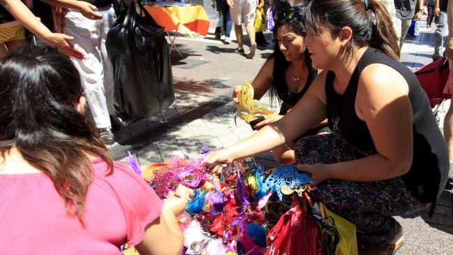 Santiago busca que funcionarios públicos dejen de comprar a vendedores ambulantes