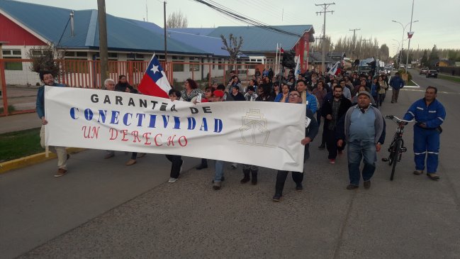 Chile Chico marchó para exigir una nueva Barcaza y mayor transparencia