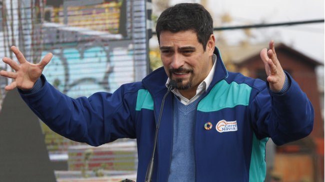 Alcalde de Cerro Navia denunció amenaza del Mineduc