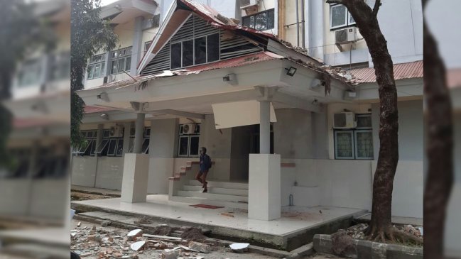 Al menos tres muertos en un terremoto en el este de Indonesia