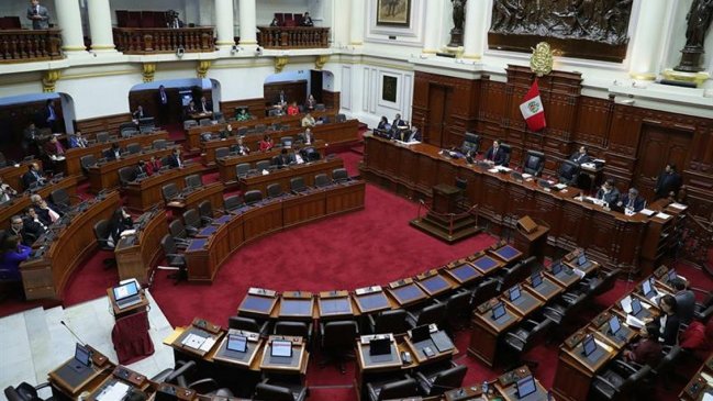 Congreso peruano rechazó adelantar las elecciones