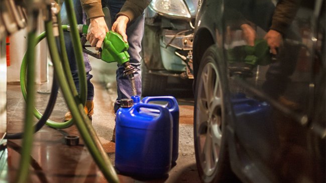 La Florida: Un bombero de bencinera herido grave al ser asaltado y atacado con un machete