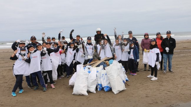 Retiran más de ocho toneladas de basura entre la desembocadura del río Copiapó y Caldera