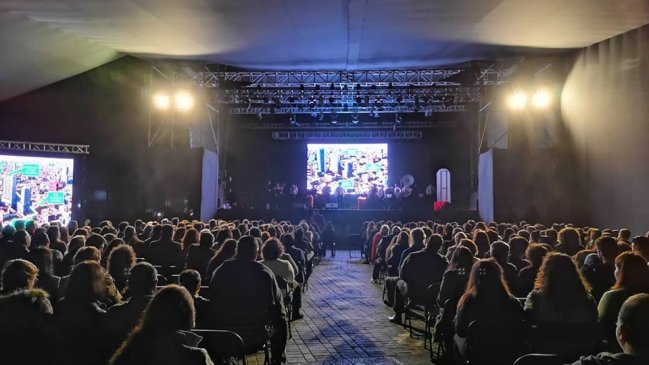 Profesores de la Universidad Católica dictarán clases de teatro en Iquique