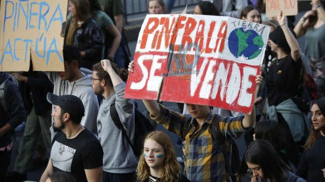 Gobierno se querellará por ataques a equipos de prensa durante marcha contra el cambio climático