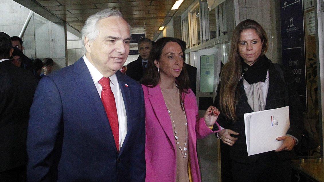 Gobierno presentó querella por agresiones a equipos de prensa en marcha por el clima